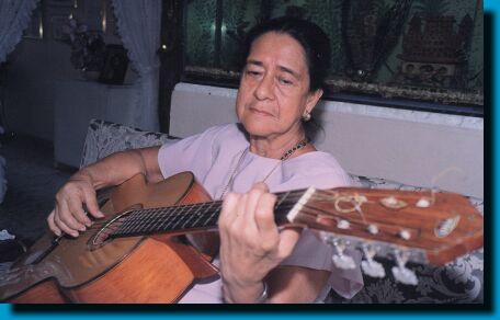 La abuela y su guitarra