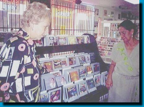El CD de la abuela en una tienda de Msica en U.S.A.